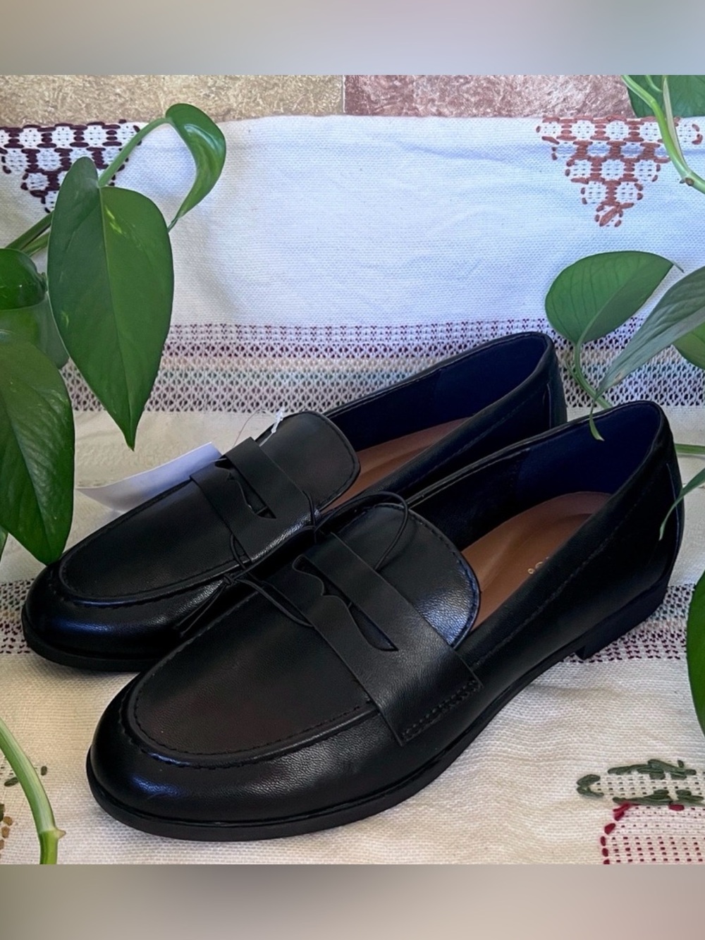 NEW Kensie Women’s Slip-On Gitty Dark Academia Penny Black Loafers, Size 7.5M
